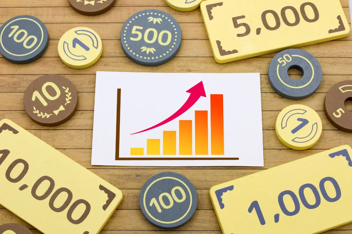 【インフレ対策】老後資金「1000万円」を定期預金に入れたままのわが家。夫から「このままだと物価高で目減りするだけ」と言われ不安です…。預貯金だけで資産を守れるのでしょうか？