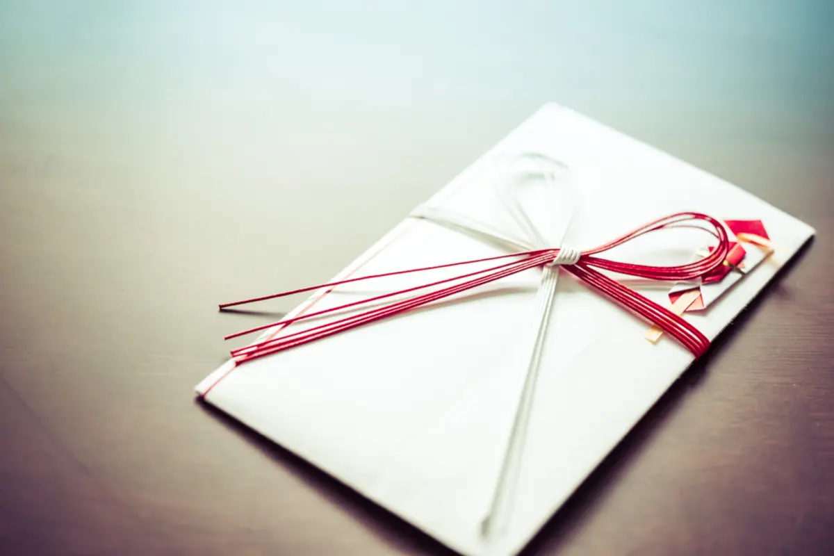 結婚式で“部長のご祝儀”が「3万円」でショック！ 主賓スピーチを頼んだのですが、相場は「5万～10万円」ですよね？ 上司からは普通いくらですか？ 役職・関係性での適正額とは