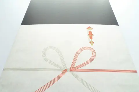 友人の“新築祝い”に「1万円」渡したら、内祝いに「ほぼ同額のカタログギフト」が届きショック！ 普通は半返しで「全返しは嫌味」と聞きますが、マナー的に問題ないのでしょうか？ 贈答マナーの基準を確認