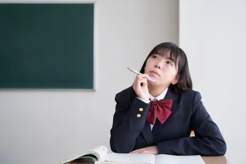 児童手当や高校授業料無償化の所得制限がなくなりましたが、高校卒業までにいくらくらい受け取れますか？