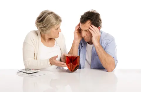 実家暮らしの40代息子に、生活費を「月3万円」から増やしてほしいと伝えたところ、「これ以上払う必要ある？」と反論されました…。老後資金を取り崩してまで支えるべきなのでしょうか？
