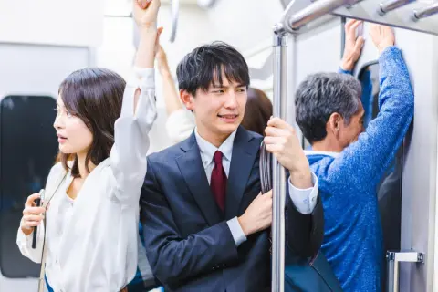「家賃を抑えて千葉へ移住」したのに、都内へ通うための“特急料金”や“グリーン車代”で毎月数万円の出費に…！ 節約のはずが「交通費貧乏」になる理由とは？