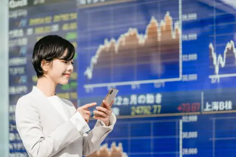 20代から毎月3万円をNISAで積み立てた人と、何もしなかった人。50代になった時の資産差はどれくらいになるのでしょうか？