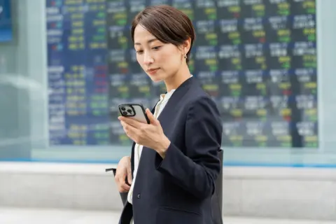 楽天株を「1株1500円」で“60万円分”購入したら、含み損が「30万円」に！ 今は“700円台”ですが、持ち続ければいつかは戻りますか？「もったいない欲」に惑わされず手放すポイントとは