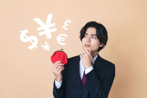 一人暮らしの息子がNHKを未契約のままですが、「契約のお知らせ」などは届いていないようです。スマホを持っているだけでも受信料がかかると聞いたことがありますが、放置しても問題ないのでしょうか？