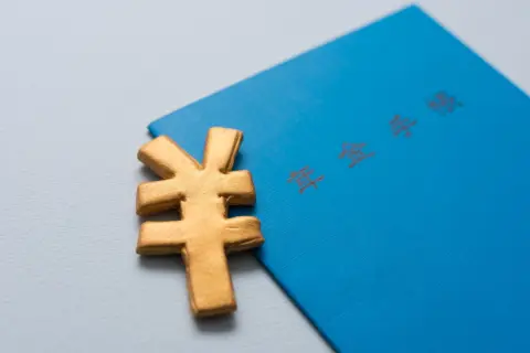 65歳より早く年金をもらうと損をするって本当ですか？ 繰上げ・繰下げで月々どれくらい違いが出るのか知りたいです