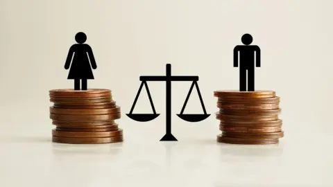 結婚35年、妻から突然「離婚したい」と言われました…。私の年金は「月18万円」の見込みですが、離婚すると半分取られるのでしょうか？ 年金分割の仕組みを確認