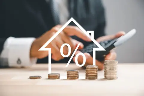フラット35の金利「1％」上昇で、返済総額「658万円」も増加!? 住宅ローン“3000万円・35年”…変動金利のほうが「低金利」で得ですか？ リスクもあわせて解説