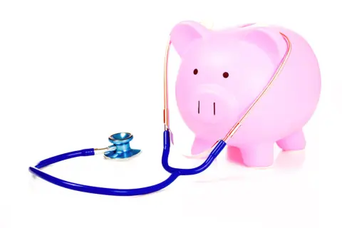 2年前に母が入院し、医療費「30万円」を支払ったそうです。“高額療養費”の申請を忘れていたようですが、今からでも払い戻しを受けられるでしょうか？ 時効と手続き期限を確認