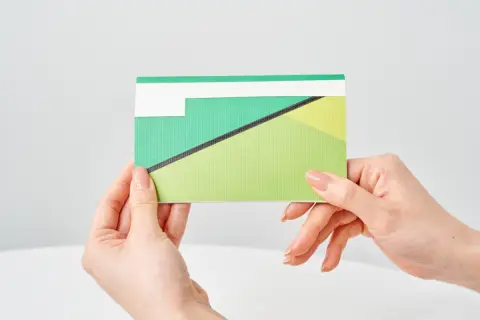 口座残高「100万円」の通帳を拾って交番へ。落とし主が見つかれば「20万円」の謝礼をもらえる？ 現金ではない“通帳”でも対象になるのでしょうか？