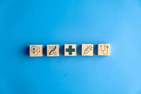 《健康保険法》の改正で、下がる健康保険料はたった「ペットボトル1本分」!? それなのにいざ入院した時の窓口負担は数万円も増えるって本当でしょうか？