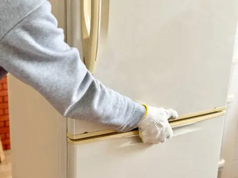 不用品が「軽トラ積み放題7000円」のはずが“25万円”請求されショック！ さらに「キャンセルはお金かかります」と言われ、結局支払うことに…「古物商許可」があっても安心できない!? 注意点を確認