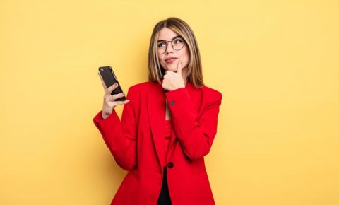 娘が「スマホを2年で買い替えたい」と言っています。本体代が「10万円以上」するのに、そんな頻度で買い替えるのは普通なのでしょうか？