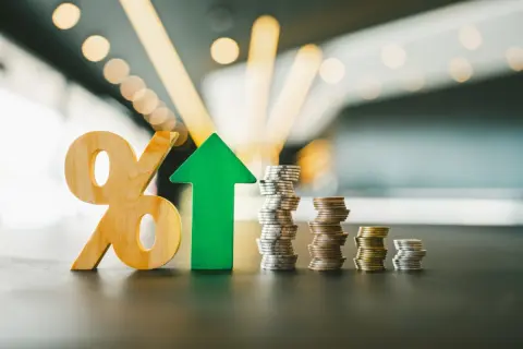 年金だけでは生活が苦しいのに、公営住宅の家賃が突然「2倍」に！私の収入は変わっていないのに、なぜ“月3万円”も払わされるのでしょうか？