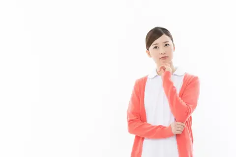 看護師を目指す娘が「4年制大学」か「専門学校」で迷っています。親としては学費が心配ですが、就職後の給料に違いは出るのでしょうか？