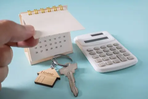 転勤で今の家を売るか貸すか迷っています。「数年後に戻る可能性があるなら賃貸もあり」と聞きましたが、空室や管理の手間を考えると売ったほうがよいのでしょうか？