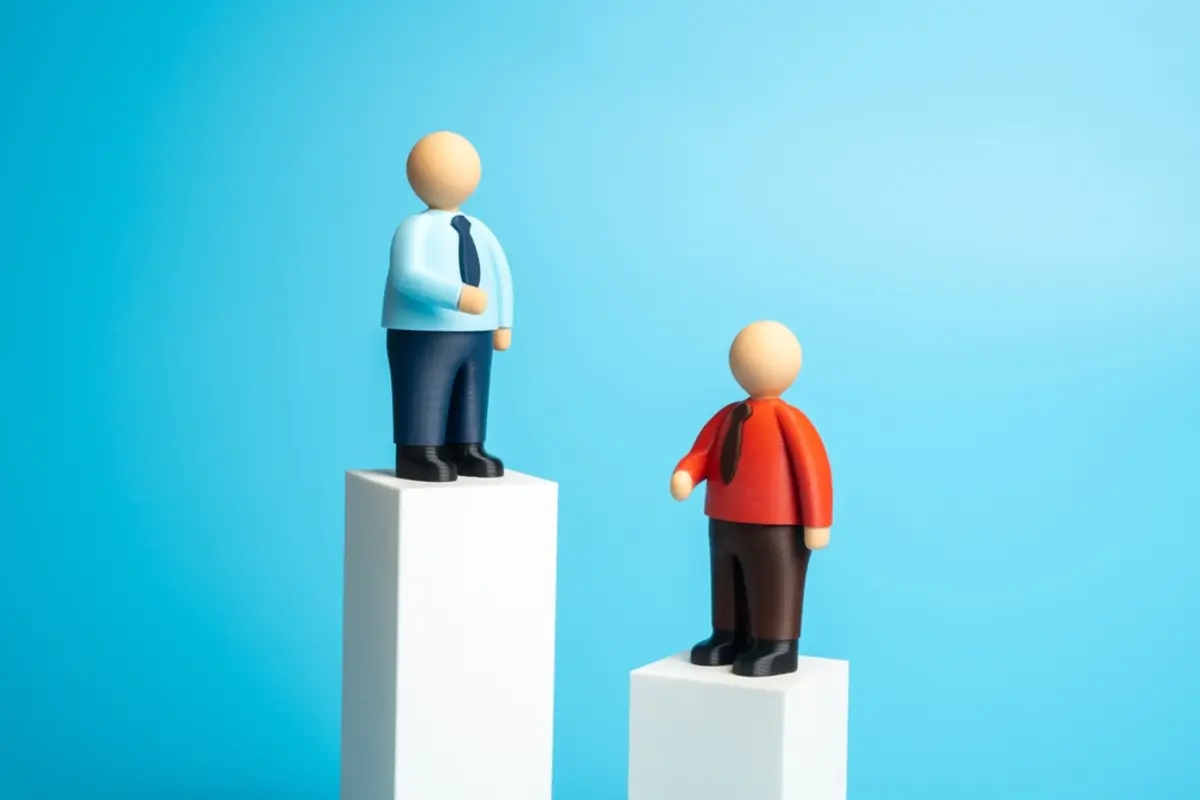 私の夫は“有名企業の会社員”。友人の旦那さんは“会社経営”。年収は同じ「3000万円」ですが、どっちが“お得”なのでしょうか？税金・社会保険料・経費の面から確認！