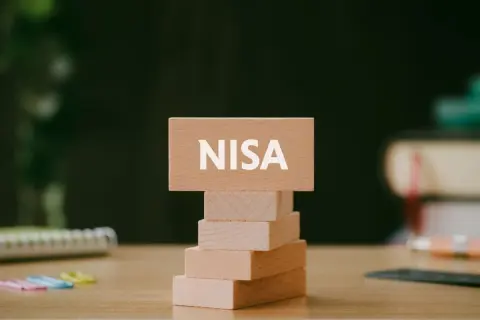NISAを「月2万円」積み立てて1年…資産状況が“1万円マイナス”でショック！「NISAは絶対やるべき」と言われてるけど、損ならもう止めたいです。「下落率は4％」って普通ですか？ ポイントを解説