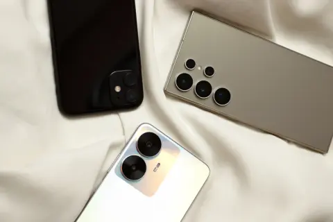 70代の母のスマホ料金が毎月「1万2000円」もかかっています。本人は「店員に勧められたプランだから大丈夫」と言いますが、“高齢者向けプラン”でもこんなに高くなるのでしょうか？