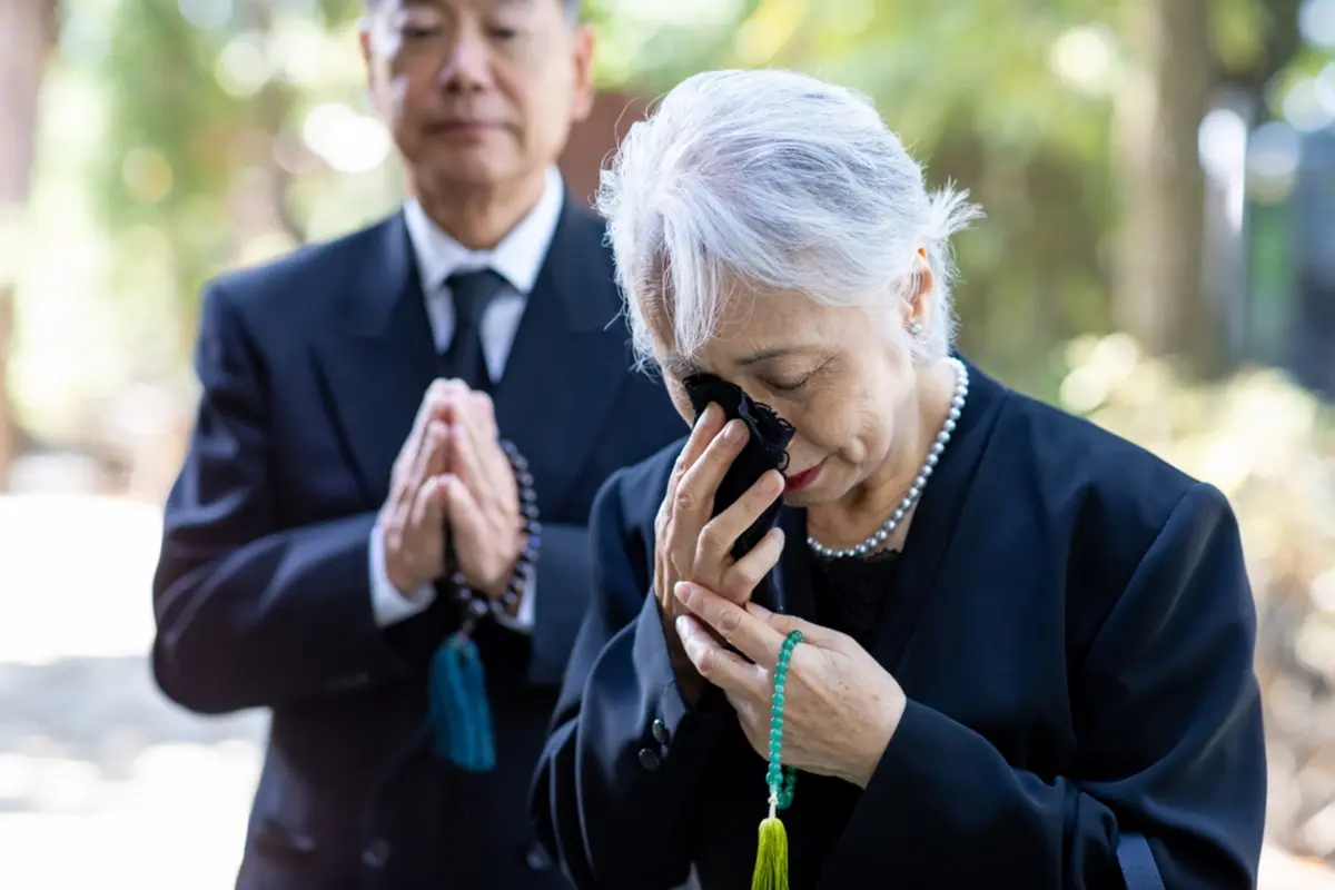 自分が先に亡くなった場合、妻の年金はどうなるのでしょうか。遺族年金として引き継げると聞きましたが、全額もらえるわけではないですよね？
