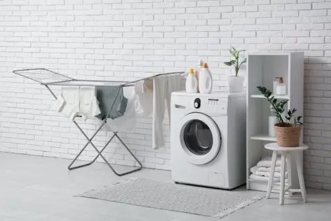 一人暮らしで、少量の洗濯物でも毎日洗濯機を使っています。水道代や電気代を考えると、「コインランドリー」のほうが安いのでしょうか？