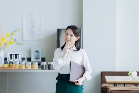 「もっと働けばラクになる」と思って扶養を外れたのに、手取りが少なくて愕然。月11万稼いで“手取り約8万”は普通でしょうか…？「扶養」に戻るべきか悩んでいます