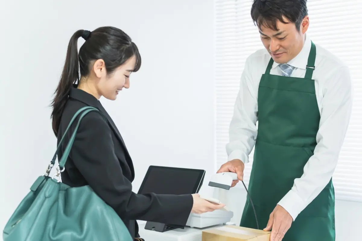 PayPayでコンビニ払いをしたはずなのに、後日「カード会社から二重決済の通知」が！ お店に伝えたら「うちでは確認できません」と言われ… このまま戻ってこないのでしょうか？