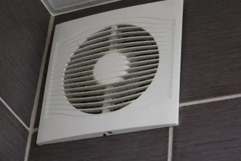 新居では「24時間換気は止めないように」と説明を受けたのに、夫は「節電になるし、寝るときくらい止めても大丈夫」と毎晩オフにしています。夜だけなら問題ないのでしょうか？