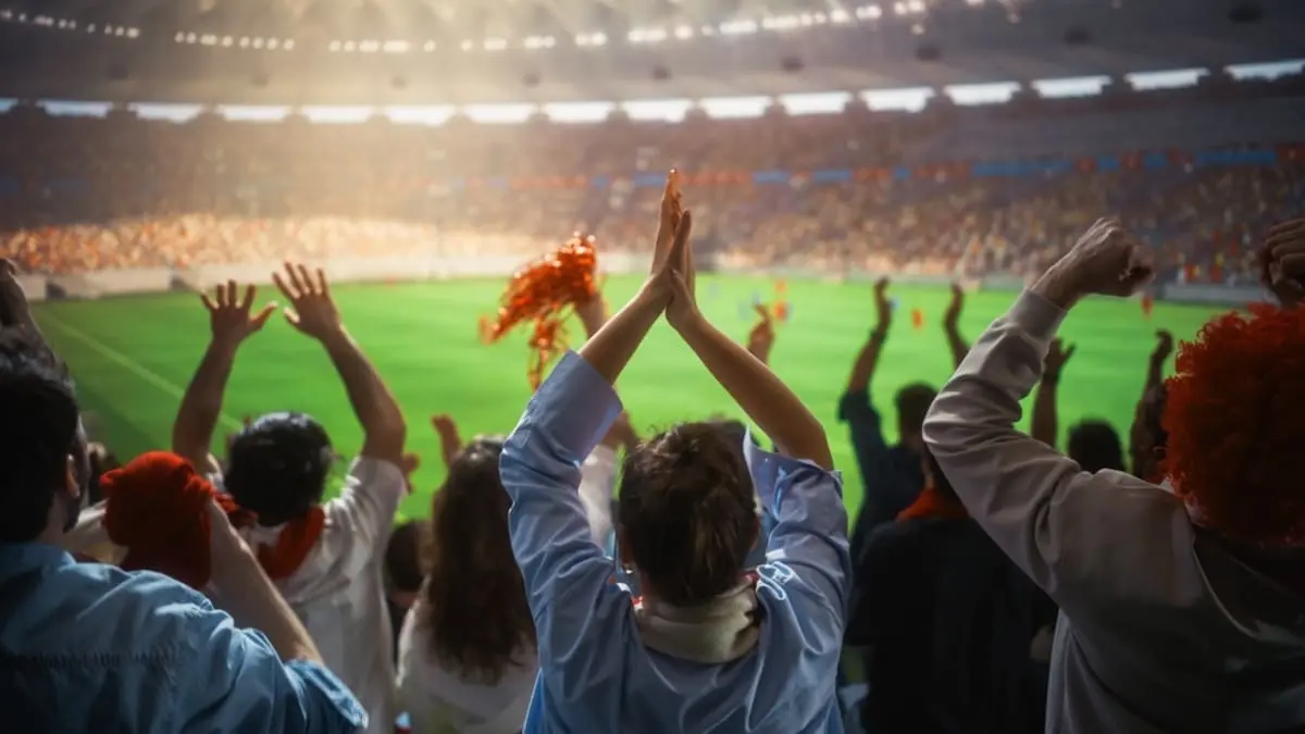大学時代の友人が「メキシコ」までサッカー観戦に行ってきたそうです！ たしかGWにも海外旅行へ行ったばかり…去年「課長」に昇進したそうですが、海外旅行を年に何度も楽しめるほど年収は高いのでしょうか？