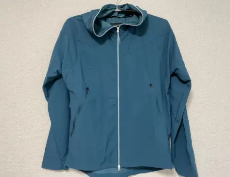 【検証】ワークマン「エックスシェルター」は本当に“涼しい”？ 気温35℃の屋外で「アルファ2900円」「オメガ4900円」に“値段分の価値”は感じられるのか…実際に筆者が着用して感じた効果とは