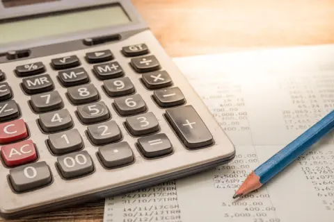 親の同居にあたり実家にあった「600万円」を念のため私の口座へ。名義が違うと税金を持っていかれるって本当ですか…？ 知らなきゃ財産を奪われる「名義預金の落とし穴」とは？