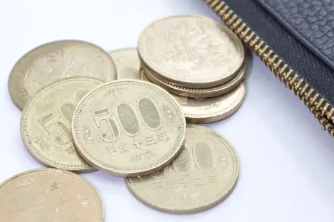 財布に眠る「昭和64年の500円玉」が数万円に化ける!? 知らずにコンビニで使ったら大損するかもしれない“お宝硬貨”の見分け方とは？