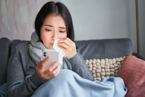 友人の結婚式、体調不良のため「前日キャンセル」したら「ご祝儀3万円を振り込んで」と連絡が来た！ キャンセル後でも払う義務はありますか？