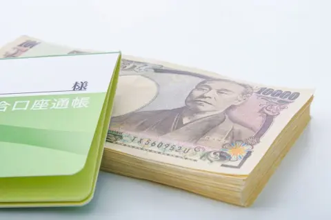兄にタンス預金「300万円」の管理を任せたまま母が急逝…。お金はすでに兄名義の口座に入っているそうですが、この分は相続財産には含まれないのでしょうか？