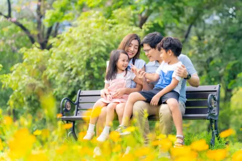 【給付金】4人家族で“子ども2人”なら「最大15万円」って本当？ 結局「現金給付」の開始はいつ？“実際にもらえる金額”はいくらなのか…「議長案・国民民主党案・チームみらい案」を比較