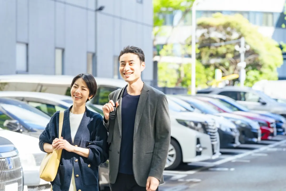 花火大会の日にスーパーの駐車場へ停め、「買い物をすれば大丈夫」と話す夫。しかし店内には“花火大会利用禁止”の掲示がありました。買い物をしても無断駐車になるのでしょうか？