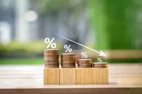 3年前に買った「NTT株」が“日経平均爆上がり”なのに、株価は「150円前後」から上がりません…「配当利回り3.6％」ですが、売却して他の株に“乗り換えるべき”ですか？ 継続所有のポイント