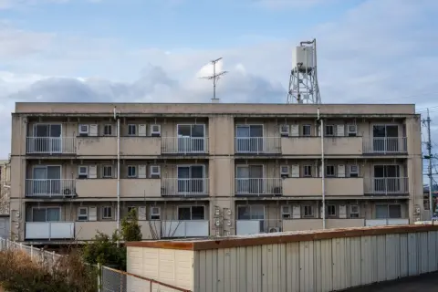 築40年超の「都営住宅」に住む70代の親。家賃は安いそうですが、修繕費や建て替えで追加負担は発生するのでしょうか？