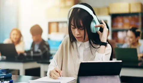 多子世帯の大学無償化（給付型奨学金）は毎年更新が必要？ 手続き期限と、継続願を出さない場合の影響を知りたいです