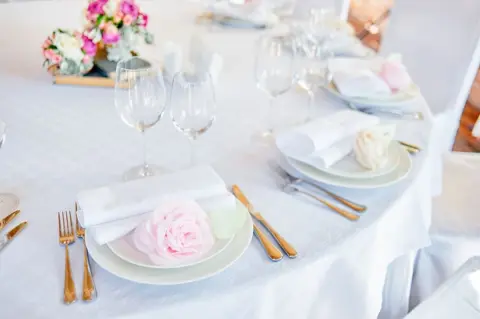 娘の結婚式の前日に「3組が欠席」と連絡が！ ご祝儀もなしで料理・引き出物代を全額負担することになるの？ キャンセル料は請求できますか？