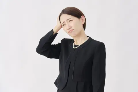 年金を月「12万円」受け取っていた母が支給日前に亡くなりました。後日口座に振り込まれた2ヶ月分の年金は、家族がそのまま受け取れますか？