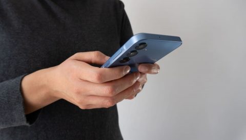 毎月「30GB」のスマホプランを契約しているのに、実際に使うのは「10GB」ほどです。友人から「余ったギガを捨てているのはもったいない」と言われましたが、ギガをムダなく使える方法はあるのでしょうか？