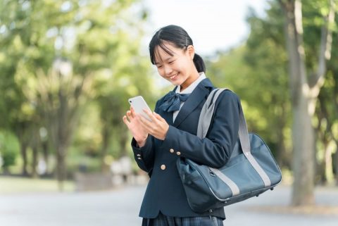 中学生の子どもに初めてスマホを持たせたら、月額料金が「6,000円」もかかっています。月額「1,000円台」のプランに見直しても、使い勝手で困ることはないのでしょうか？
