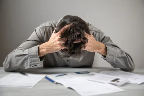 「初月無料アプリ」を解約し忘れて数ヶ月後に高額請求された！一度も使ってないので返金してほしいのですが、やはり返金は難しいのでしょうか？