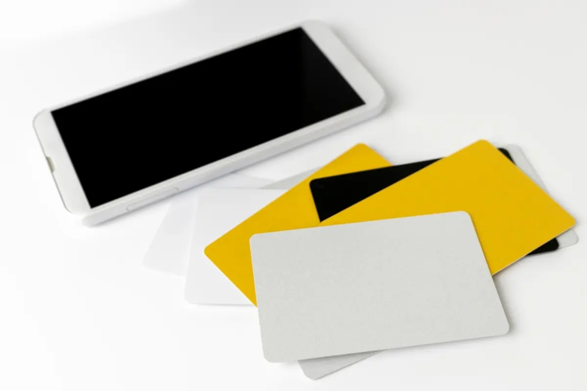 80代の父が「スマホ代に月8000円」払ってることが発覚！「大手の会社だから安心」と言いますが“電話しか使わない”のに高すぎですよね？ 同じキャリアのまま安くできないでしょうか？