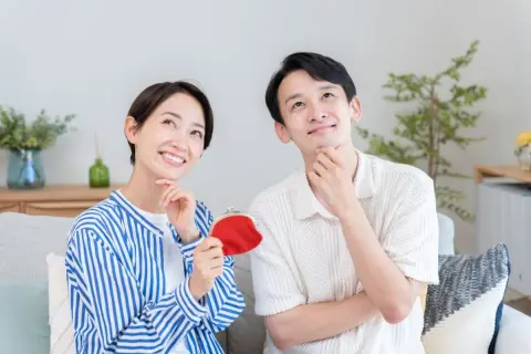 “交際・同棲中のカップル”は「共同の財布」を持つのが新常識!? もう「エクセル・家計簿」は不要？ 平均継続率は97％…一度ペアカードを使うと「手放せなくなる理由」