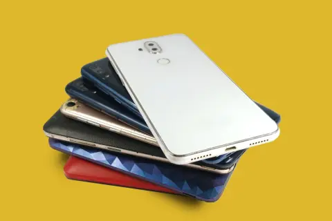 50代の母はスマホを電話と写真にしか使いません。それでも「友人たちと同じ機種がいい」と「20万円」近い“iPhone”を欲しがっています。同じ用途なら「10万円以下」の“Android”でも十分でしょうか？
