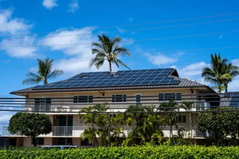 ハワイの電力インフラが大きく変わる？ Hawaiian Electric、再エネ・蓄電設備の大型調達を始動