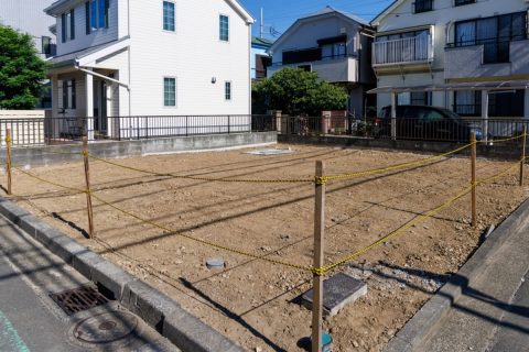 父から相続した「60坪」の土地について、近所の人から「1500万円なら買いたい」と言われました。不動産会社を通さず売っても問題ないのでしょうか？