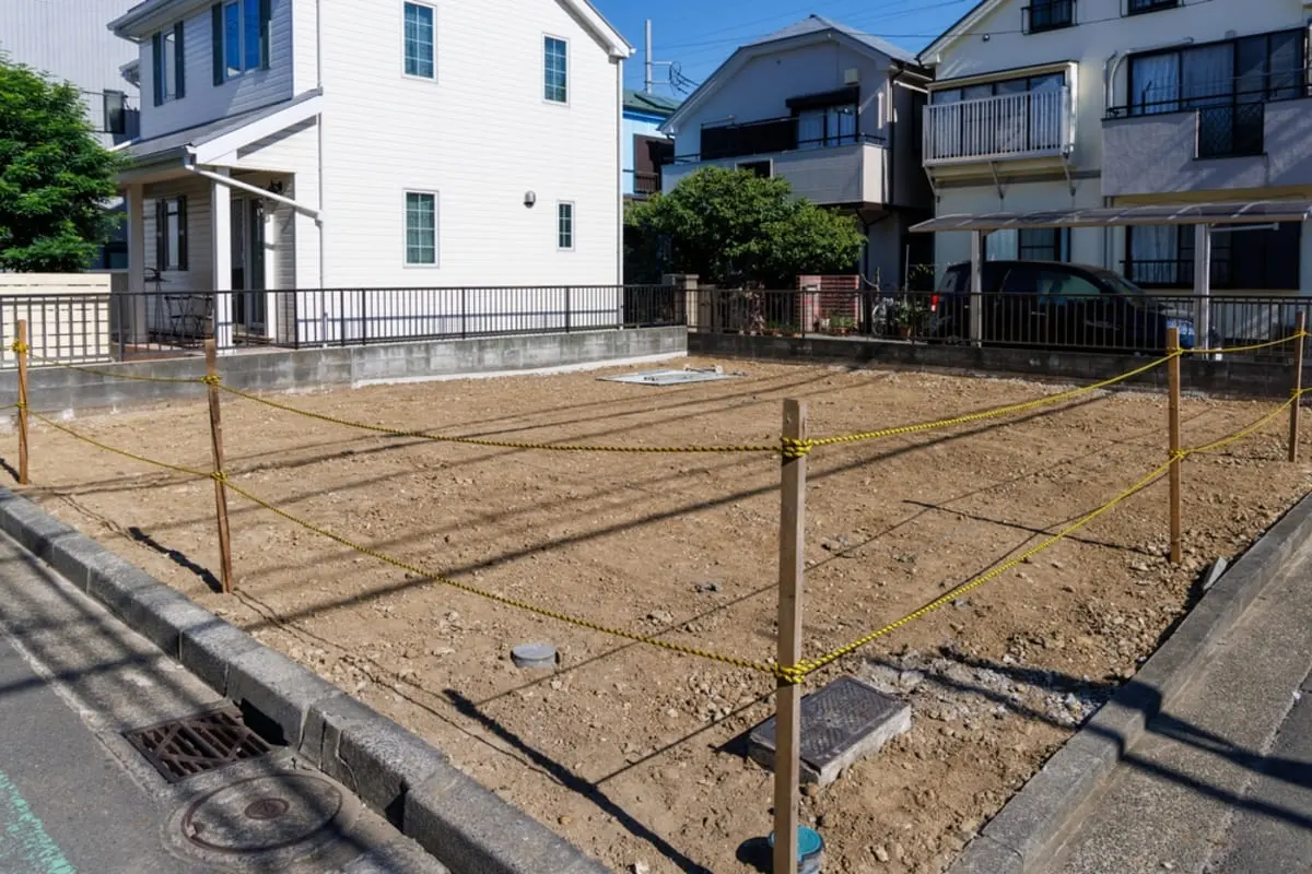 父から相続した「60坪」の土地について、近所の人から「1500万円なら買いたい」と言われました。不動産会社を通さず売っても問題ないのでしょうか？